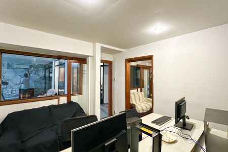 Casa à venda com 669m², 2 quartos e 3 vagasProdutora