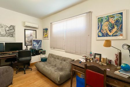 Casa à venda com 669m², 2 quartos e 3 vagasEscritório