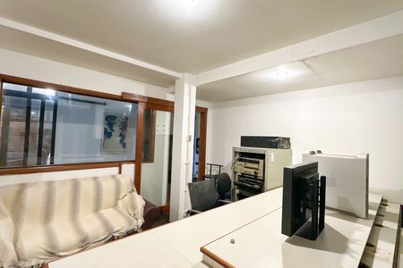 Casa à venda com 669m², 2 quartos e 3 vagasProdutora