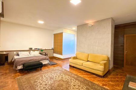 Casa à venda com 669m², 2 quartos e 3 vagasSuíte