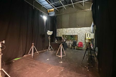 Casa à venda com 669m², 2 quartos e 3 vagasEstúdio