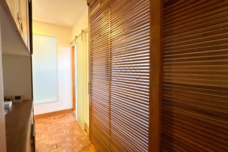 Casa à venda com 669m², 2 quartos e 3 vagasSuíte