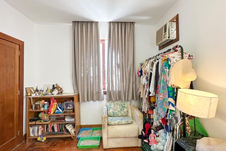 Casa à venda com 669m², 2 quartos e 3 vagasSuíte 02