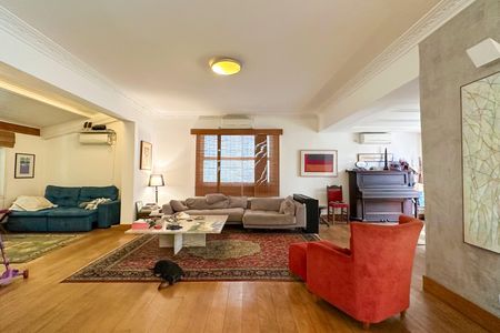 Casa à venda com 669m², 2 quartos e 3 vagasSala