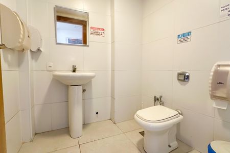 Casa à venda com 669m², 2 quartos e 3 vagasBanheiro