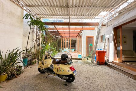 Casa à venda com 669m², 2 quartos e 3 vagasSala