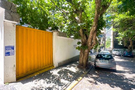 Casa à venda com 669m², 2 quartos e 3 vagasPlaquinha