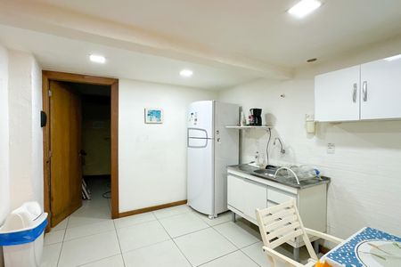 Casa à venda com 669m², 2 quartos e 3 vagasCozinha 02