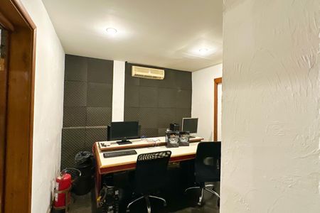 Casa à venda com 669m², 2 quartos e 3 vagasProdutora