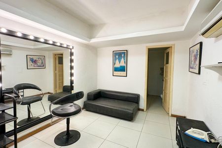 Casa à venda com 669m², 2 quartos e 3 vagasCamarim