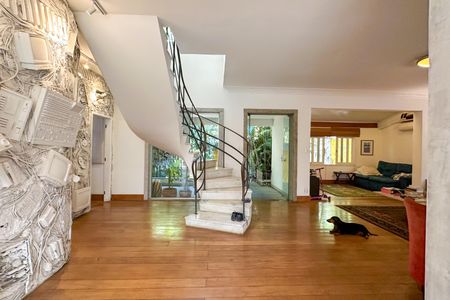 Casa à venda com 669m², 2 quartos e 3 vagasSala