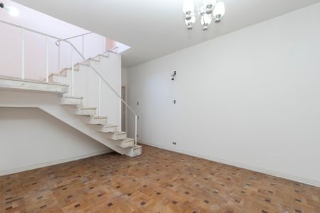 Casa para alugar com 170m², 3 quartos e 2 vagasSala