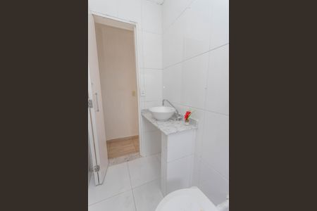 Casa à venda com 253m², 4 quartos e 2 vagasBanheiro social