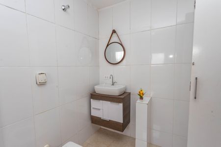 Casa à venda com 253m², 4 quartos e 2 vagasBanheiro da suíte