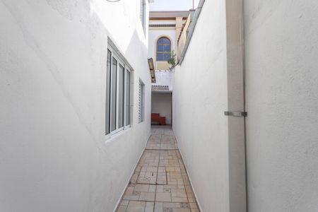 Casa à venda com 253m², 4 quartos e 2 vagasCorredor