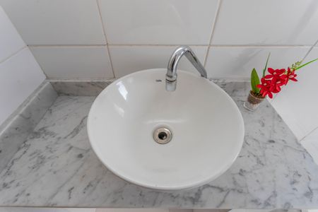 Casa à venda com 253m², 4 quartos e 2 vagasBanheiro social