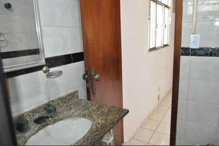 Casa à venda com 211m², 4 quartos e 1 vagaBanheiro