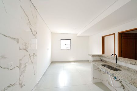 Apartamento para alugar com 30m², 2 quartos e sem vaga Apartamento para alugar com 30m², 2 quartos e sem vagaSala e Cozinha