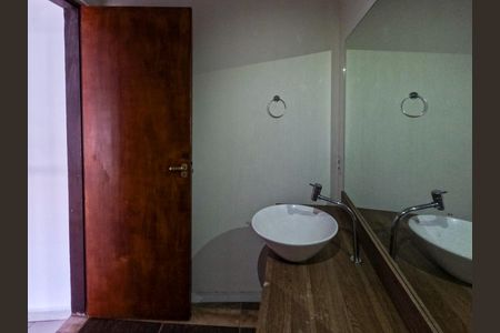 Casa à venda com 300m², 5 quartos e 4 vagasBanheiro 3