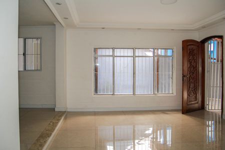 Casa à venda com 300m², 5 quartos e 4 vagasSala