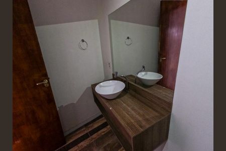 Casa à venda com 300m², 5 quartos e 4 vagasBanheiro 3