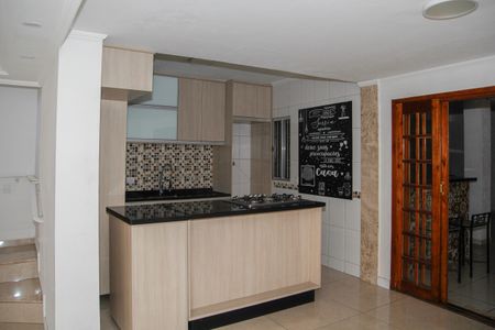 Casa à venda com 300m², 5 quartos e 4 vagasCozinha