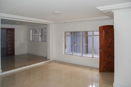 Casa à venda com 300m², 5 quartos e 4 vagasSala