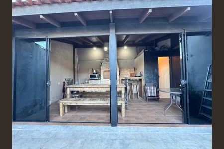 Casa à venda com 180m², 2 quartos e 2 vagasÁrea comum