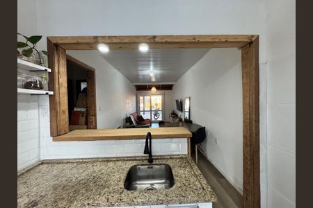 Casa à venda com 180m², 2 quartos e 2 vagasCozinha