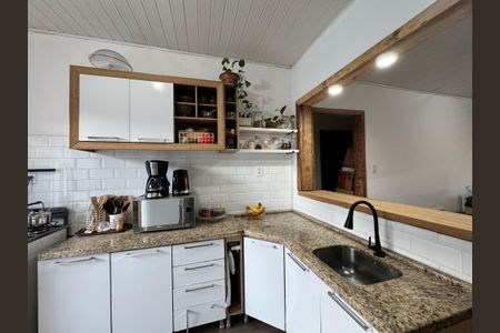 Casa à venda com 180m², 2 quartos e 2 vagasCozinha