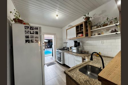 Casa à venda com 180m², 2 quartos e 2 vagasCozinha