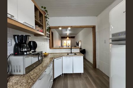 Casa à venda com 180m², 2 quartos e 2 vagasCozinha