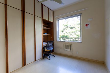 Apartamento à venda com 110m², 3 quartos e 1 vagaQuarto 2