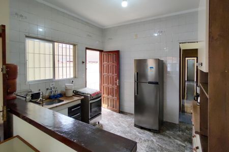 Casa para alugar com 270m², 2 quartos e 2 vagasCozinha