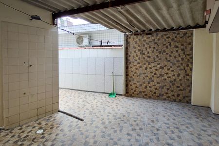 Casa para alugar com 270m², 2 quartos e 2 vagasQuintal