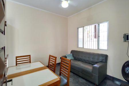 Casa para alugar com 270m², 2 quartos e 2 vagasSala