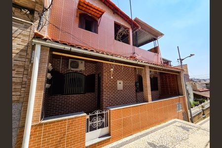 Casa de condomínio à venda com 160m², 3 quartos e sem vaga Casa de condomínio à venda com 160m², 3 quartos e sem vagaFachada da Casa
