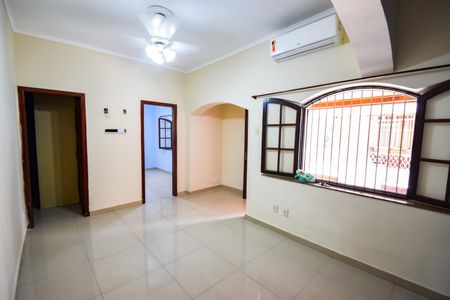Casa de condomínio à venda com 160m², 3 quartos e sem vaga Casa de condomínio à venda com 160m², 3 quartos e sem vagaSala