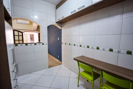 Casa de condomínio à venda com 160m², 3 quartos e sem vaga Casa de condomínio à venda com 160m², 3 quartos e sem vagaCozinha