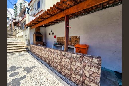 Casa de condomínio à venda com 160m², 3 quartos e sem vaga Casa de condomínio à venda com 160m², 3 quartos e sem vagaÁrea comum - Churrasqueira