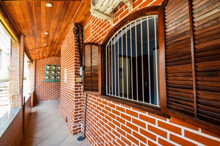 Casa de condomínio à venda com 160m², 3 quartos e sem vaga Casa de condomínio à venda com 160m², 3 quartos e sem vagaVaranda