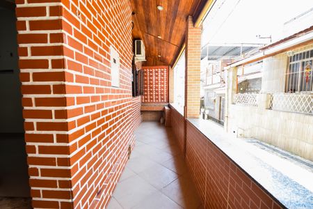 Casa de condomínio à venda com 160m², 3 quartos e sem vaga Casa de condomínio à venda com 160m², 3 quartos e sem vagaVaranda