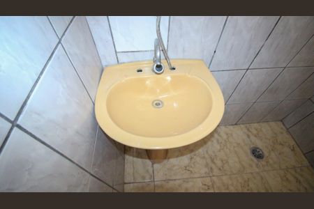 Casa para alugar com 30m², 1 quarto e sem vagaBanheiro