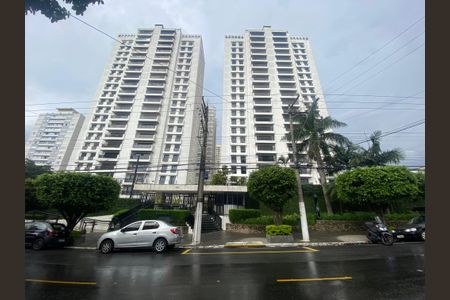 Apartamento à venda com 220m², 3 quartos e 3 vagasFachada