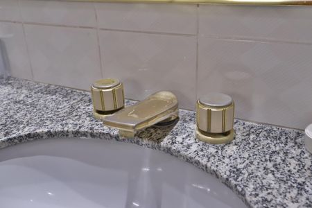 Apartamento à venda com 220m², 3 quartos e 3 vagasBanheiro do Quarto 2