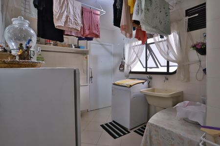 Apartamento à venda com 220m², 3 quartos e 3 vagasLavanderia