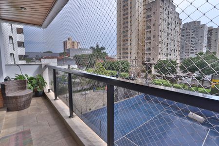 Apartamento à venda com 220m², 3 quartos e 3 vagasSacada