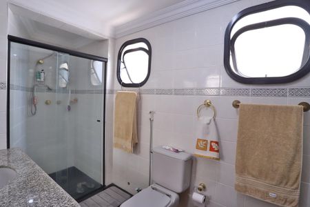 Apartamento à venda com 220m², 3 quartos e 3 vagasBanheiro do Quarto 1