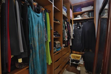 Apartamento à venda com 220m², 3 quartos e 3 vagasCloset do quarto 1