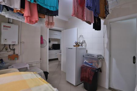 Apartamento à venda com 220m², 3 quartos e 3 vagasLavanderia